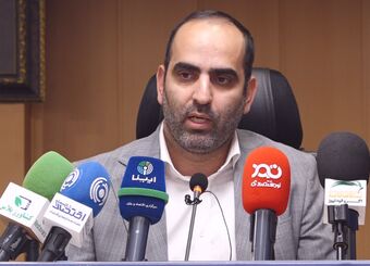 یکی از نمایندگان پوپولیست مجلس برای رای آوردن اطلاعات غلطی درباره واردات برنج می‌دهد