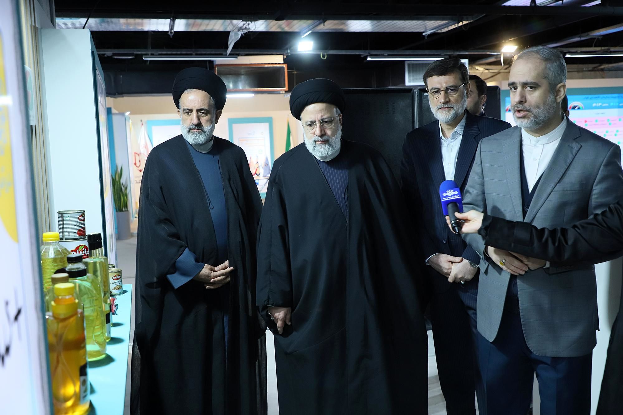 آیت الله رئیسی در افتتاحیه نمایشگاه روایت خدمت