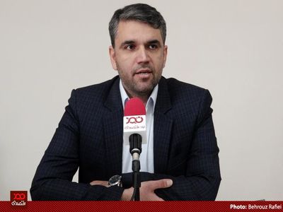اجازه نمی‌دهند از افرادی که ارقام بزرگ جا به جا می‌کنند حساب کشی کنیم