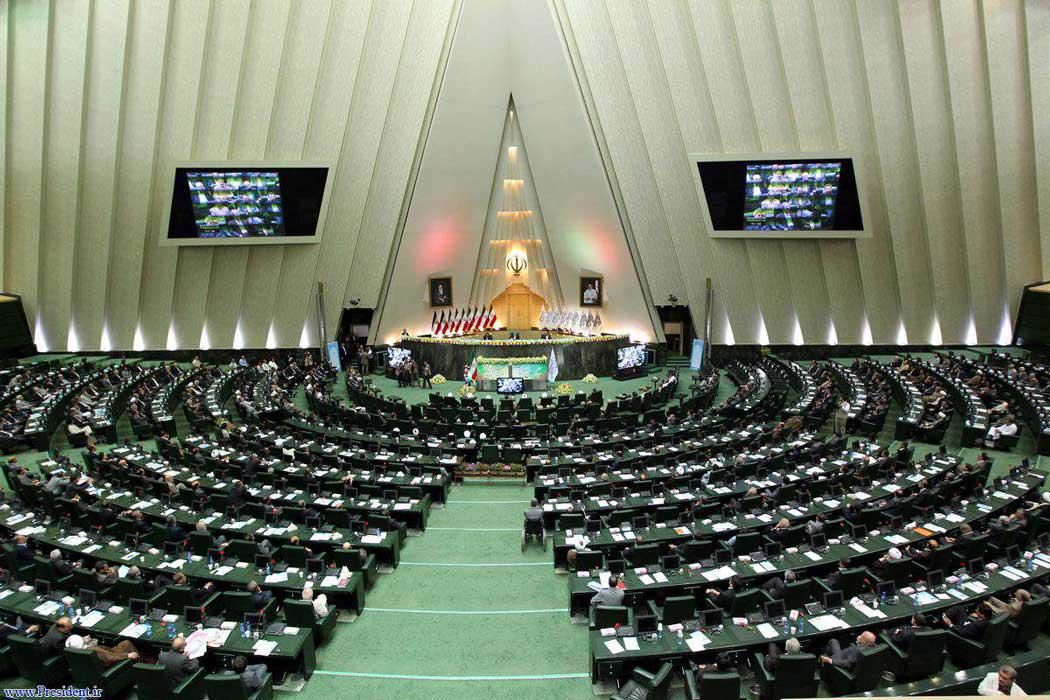 تعطیلات پایان هفته پس از دریافت پاسخ نامه‌های رئیس اتاق ایران، تعیین‌تکلیف می‌شود