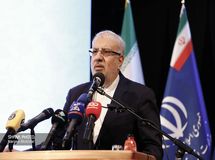 هرچه تولید سوخت می‌کنیم باز هم از مصرف عقبیم/ خیلی صنایع تعطیل شده ولی سهمیه سوخت مایع می‌گیرند
