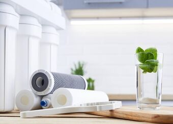 بررسی قیمت و کیفیت دستگاه‌های تصفیه آب خانگی