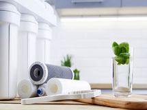 بررسی قیمت و کیفیت دستگاه‌های تصفیه آب خانگی