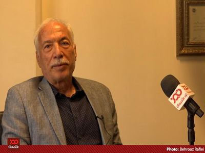 یکی از کارخانه داران قزوین به دلیل کمبود نیرو با یکی از زندان‌ها قرارداد بسته/ روزی ۱۵۰ زندانی را تحت الحفظ به کارخانه می‌آورد و عصرها بر می‌گرداند!