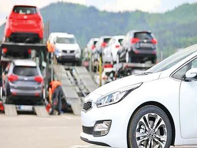 واردات خودرو و تلفن همراه مشمول دریافت ضمانت‌نامه بانکی در گمرک شد