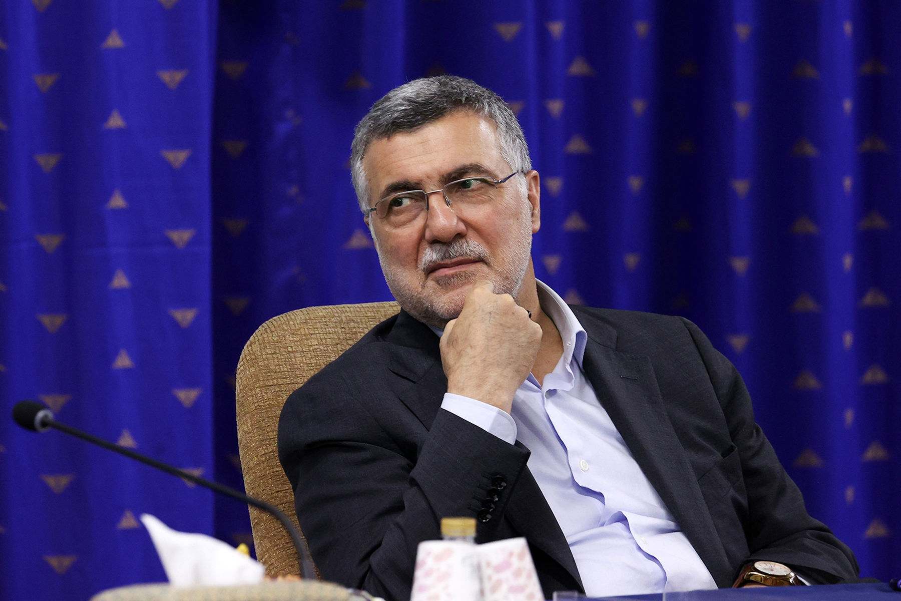 پاسخ‌ وزیر بهداشت درباره کمبود شیر خشک و تامین ارز شیرهای رژیمی

