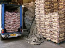 محموله‌های برنج در گمرکات تعیین تکلیف شدند
