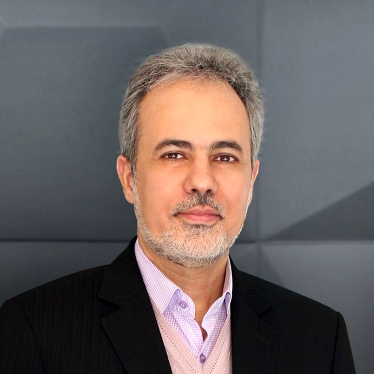 تجار منتظر ثبات؛ دلار به ۱۳۰ هزار تومان می‌‌رسد؟