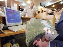 رئیس کمیسیون امور بانکی اتاق بازرگانی: شیوه بازپرداخت تسهیلات ارزی تغییر می‌کند