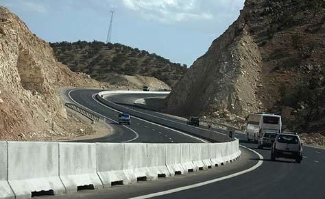 معاون اول رئیس‌جمهور از قطعه سوم پروژه آزادراه خرم‌آباد-اراک بازدید کرد