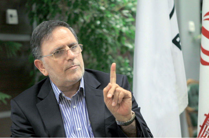 رئیس کل بانک مرکزی: بانکهای خصوصی و دولتی موظف به حمایت از تولید هستند