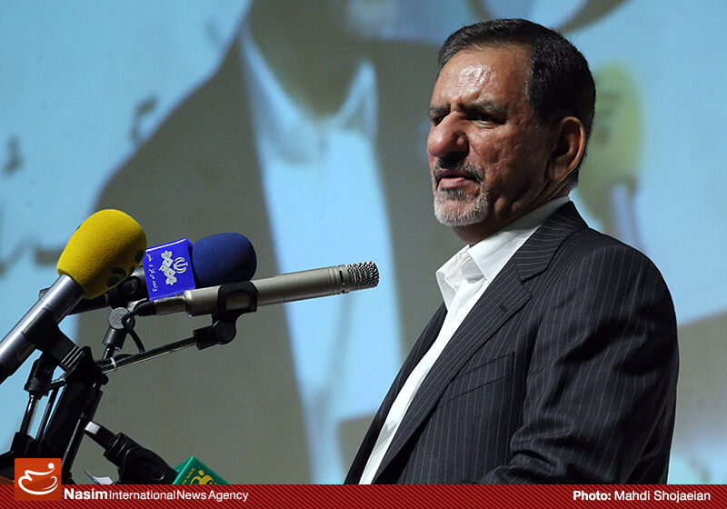 جهانگیری: برای خروج از شرایط ركود، صادرات باید تقویت شود