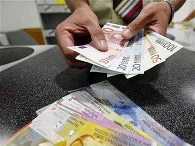 قیمت دلار در بازار 25 تومان افزایش یافت