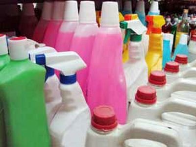 سخنگوی کمیسیون بهداشت: دولت در حمایت از صنعت شوینده کوتاهی نمی‌کند