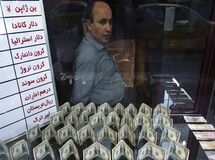 قیمت دلار در بازار پنج تومان افزایش یافت