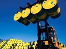 مدیر بین الملل شرکت نفت: بانک مرکزی برای دریافت پول نفت راهکار ارائه دهد