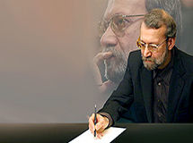 لاریجانی خرید خودروی خارجی توسط ریاست‌جمهوری را مغایر قانون اعلام کرد