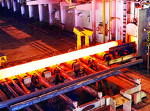 معاون وزیر صنعت: واردات شمش فولاد فقط با ارزمتقاضی انجام میشود