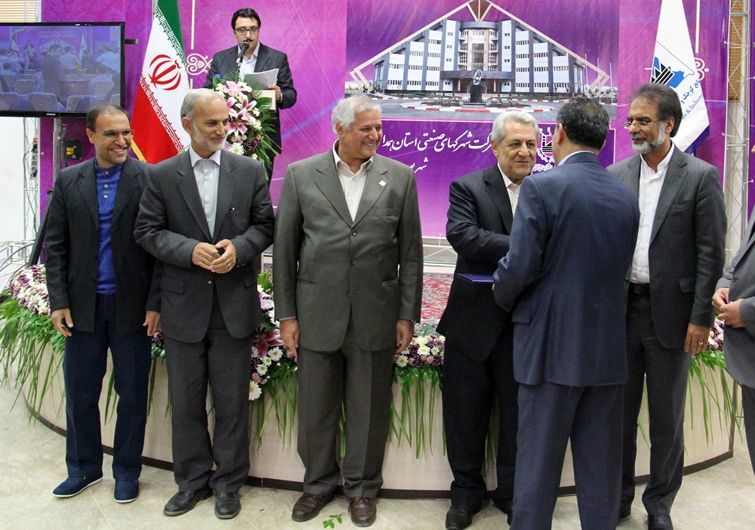 معاون وزیر صنعت: کمبود نقدینگی واحدهای تولیدی و صنایع را دچار مشکل کرده است