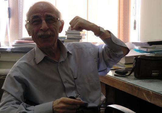 عضو هیأت علمی دانشگاه علامه: نباید رشد 4.6 را به موفقیت در مذاکرات هسته‌ای وابسته کرد