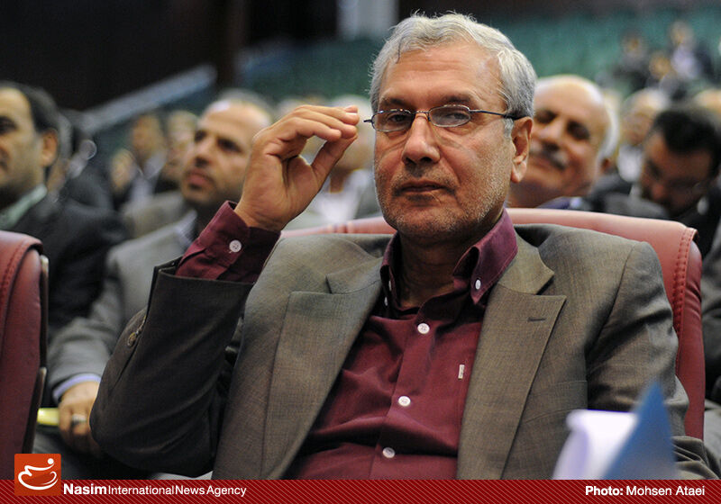 ربیعی: 240 هزار صنعت در معرض ریزش نیرو قرار دارند