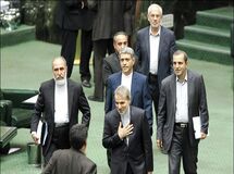 نظر 20 اقتصاددان و فعال اقتصادی درباره ایرادات لایحه خروج از رکود دولت + جدول