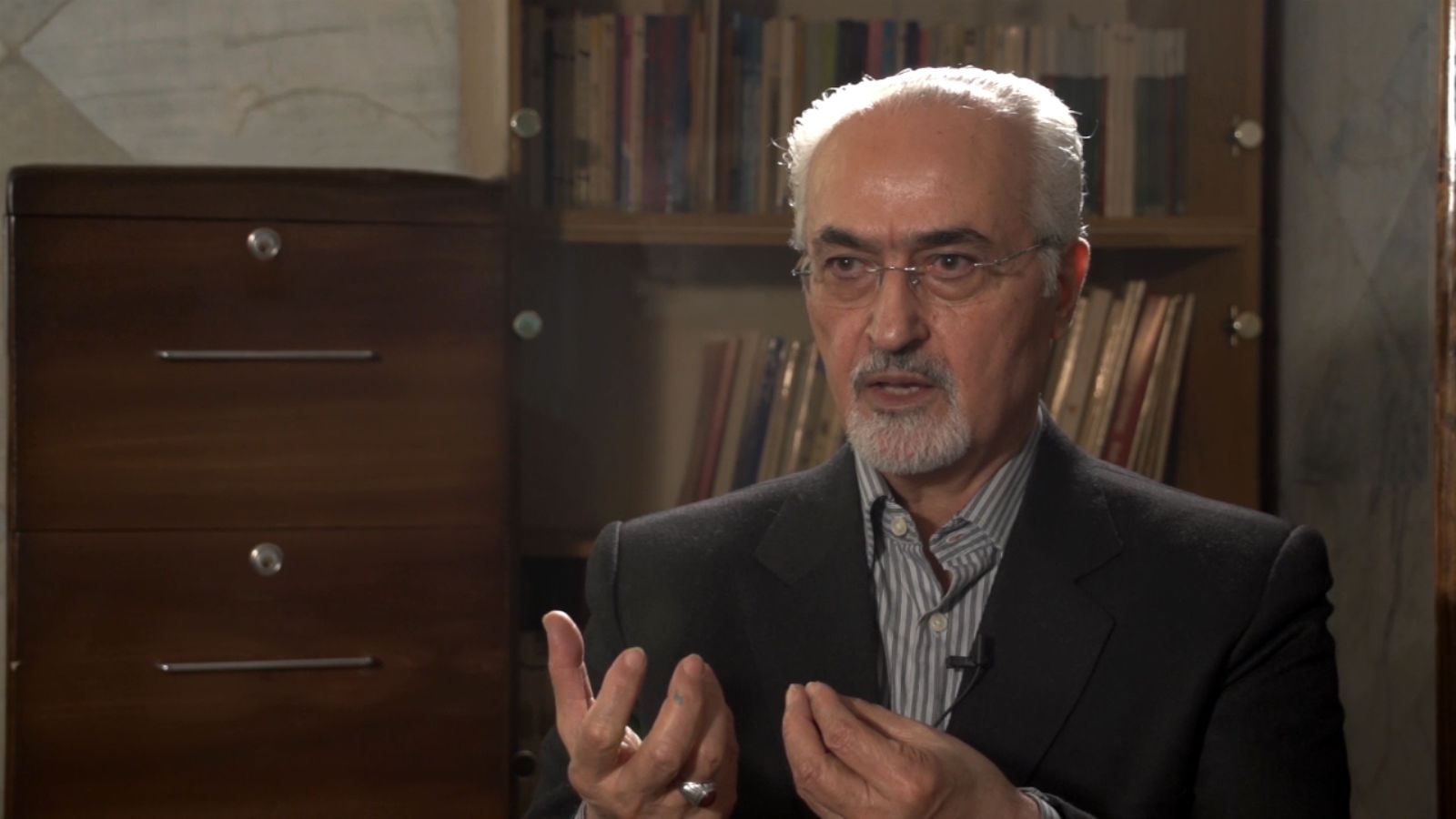 استاد دانشگاه الزهرا (س): نداشتن اعتماد به دولت مردم را به گرفتن یارانه راغب می‌کند