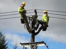 مدیر عامل توزیع نیروی برق تهران بزرگ: نصف برنامه کاهش تلفات برق پایتخت محقق شد