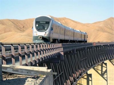 وزیر راه: قطار سریع‌السیر تهران- قم- اصفهان 350 کیلیومتر سرعت دارد