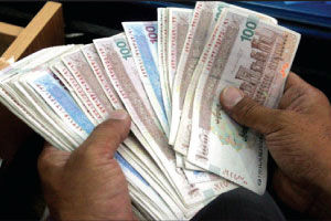 بیرانوند: اقتصاد ایران دچار دیابت نقدینگی است