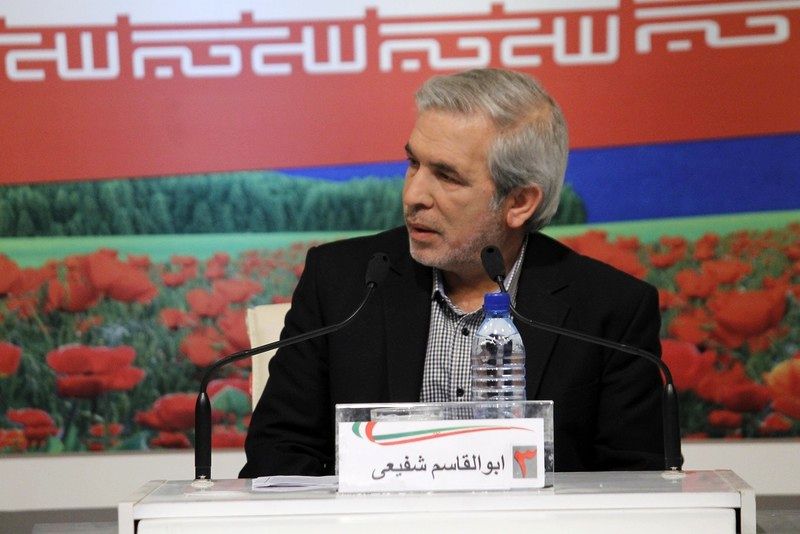 شفیعی: دولت با شعار کوچک کردن کارش را آغاز کرد اما اقدام جدی صورت نداد