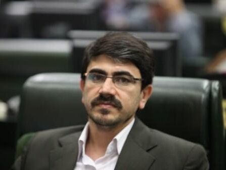 عضو کمیسیون صنایع و معادن مجلس: بخش تحقیق و توسعه در خودروسازی‌ها تعطیل است