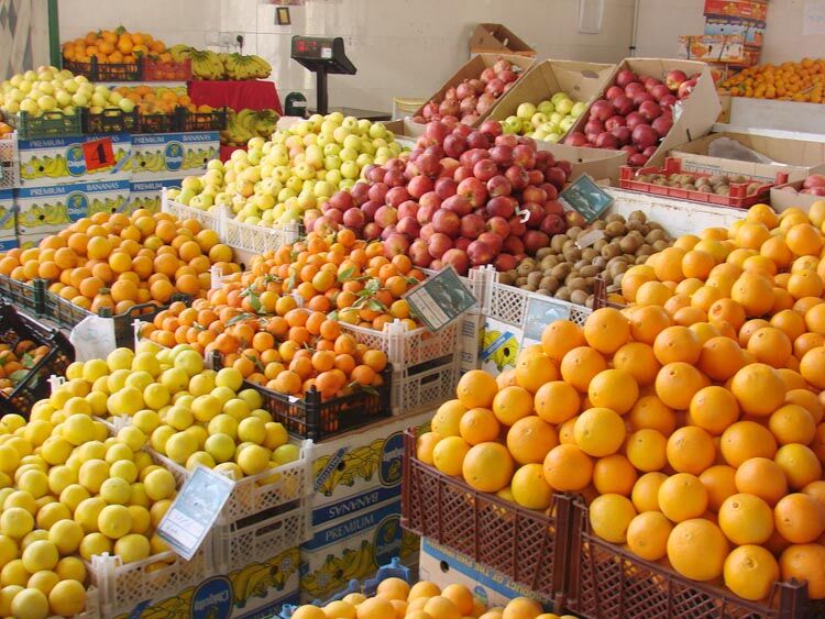 معاون اتحادیه بارفروشان قیمت انواع میوه را اعلام کرد