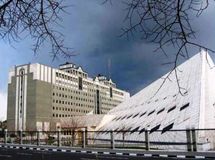 جمعی از پذیرفته‌شدگان آزمون استخدامی شرکت پالایش و پخش صبح امروز مقابل مجلس تجمع کردند