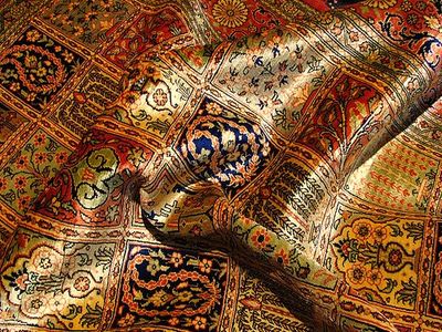 عضو اتحادیه صادرات فرش ایران:   درآمد سیگارفروشی از تولید فرش به صرفه‌تر است