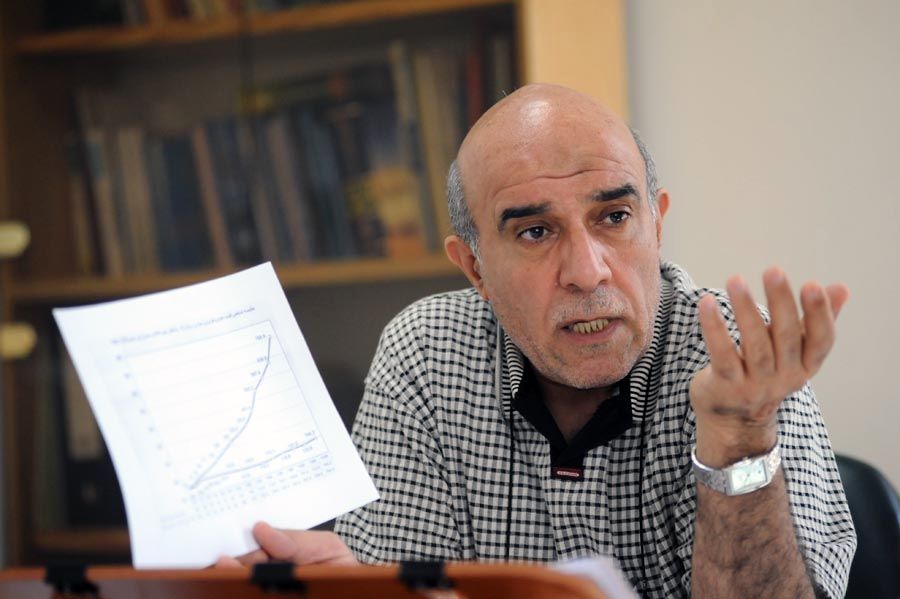 دبیر انجمن خودروسازان:  نعمت‌زاده گفت پول نداریم به شما بدهیم؛ بروید اموالتان را بفروشید