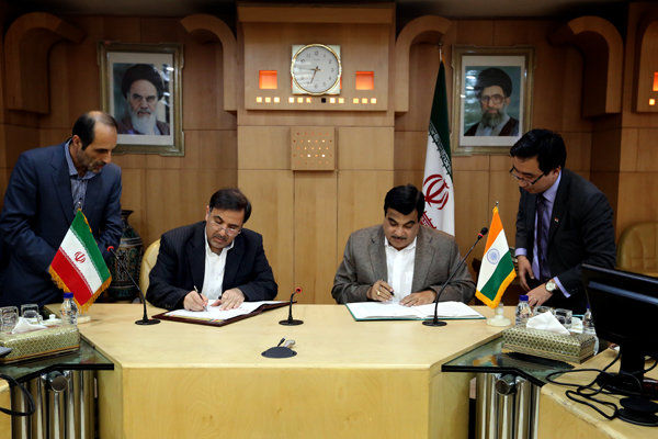 وزیر راه و شهرسازی: هند 195 میلیون دلار در بندر چابهار سرمایه‌گذاری می‌کند