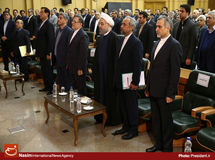 آیا سیف و بانک مرکزی تحت مدیریت او مستقل هستند؟