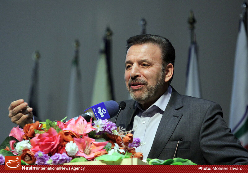 وزیر ارتباطات: افراد  در هر مسئولیتی باشند اما انتقادپذیر نباشد، از مسیر درست خارج می‌شوند
