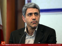 یک نماینده مجلس: وزیر اقتصاد برای رفع مشکلات اقتصادی گفتار درمانی می‌کند