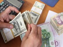 تحلیل رئیس سابق دانشکده اقتصاد اصفهان از چشم‌انداز بازار سکه و دلار در روزهای پس از تحریم