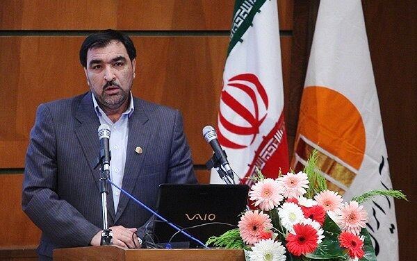 عادل آذر:
نرخ رشد اقتصادی بانک مرکزی قطعی نیست