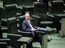 نعمت‌زاده:  مردم برای خرید خودرو دو ماه صبر کنند!