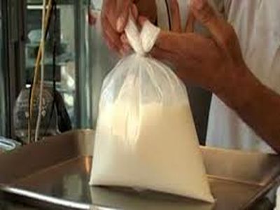 رئیس اتحادیه لبنیات فروشان: توقف فروش لبنیات سنتی شایعه است