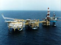 لوک اویل برای ازدیاد برداشت و اکتشاف نفت دست همکاری به ایران داد