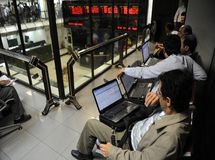 56 میلیون ایرانی از افت بورس تهران ضرر کردند