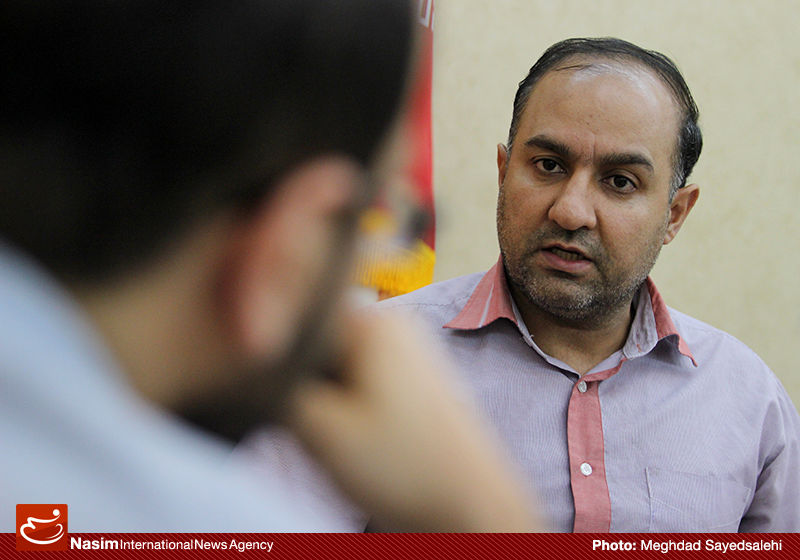 یک اقتصاددان: با این مشاوران اقتصادی در دولت نمیتوان اقتصاد مقاومتی را پیش برد