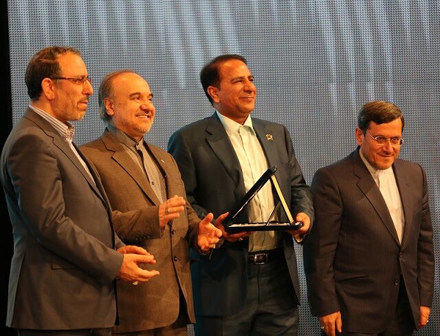گروه مالی گردشگری  لوح برترین هلدینگ گردشگری کشور را به خود اختصاص داد