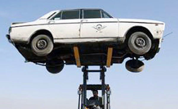 روزنامه حامی دولت: دولت به دلیل بی برنامگی وام خودرو را فقط به خودروهای فرسوده می‌دهد