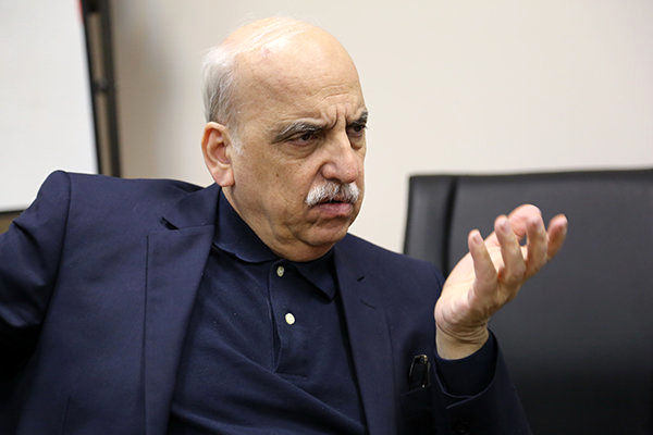 مشاور آخوندی: چند بانک کشور بالای 20 درصد منابع را نزد خود نگه میدارند و تسهیلات نمیدهند